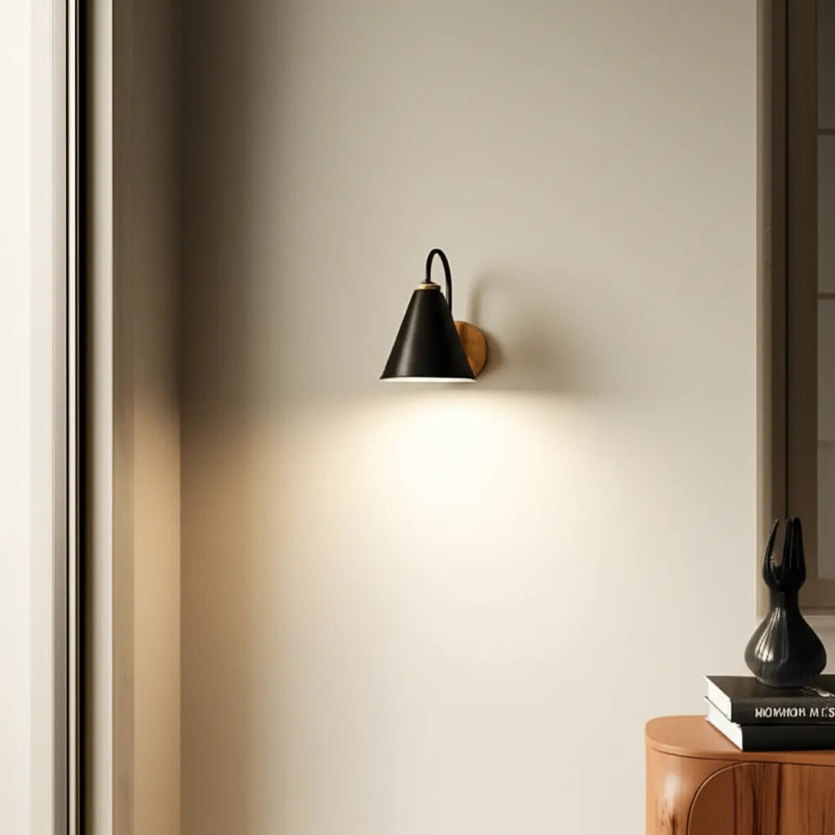 luminaria-abajur-de-parede-arandela-led-charmant-preta-modernize-foto-abajur-iluminando-ambiente-moderno-bege-neutro