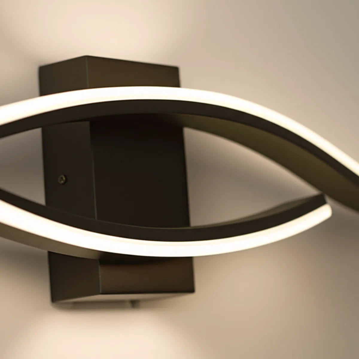 luminaria-de-parede-arandela-led-ondas-modernize-foto-detalhe-luminaria-em-parede-bege