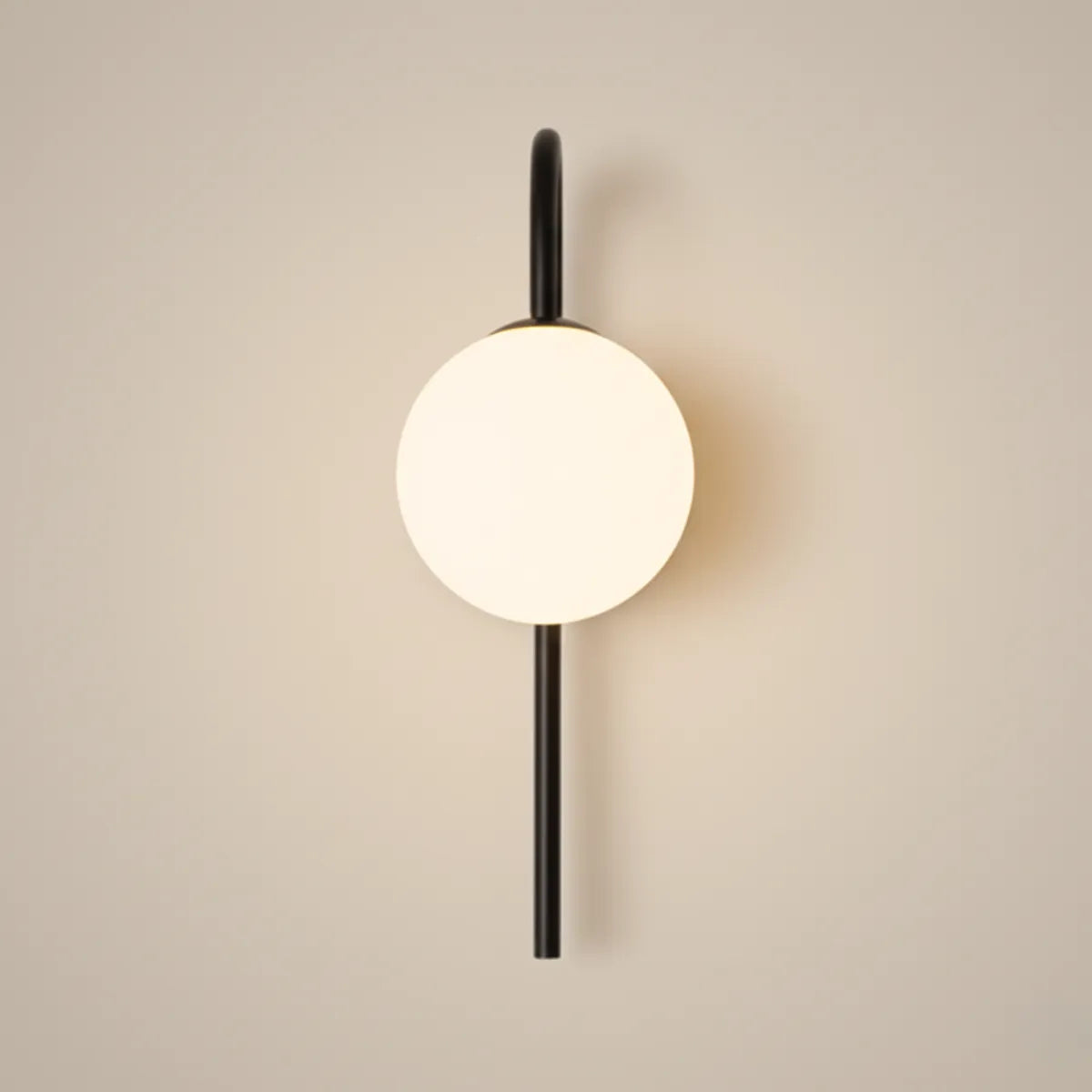 luminaria-de-parede-arandela-led-perola-pendente-preta-modernize-foto-frontal-arandela-perola-em-parede-neutra