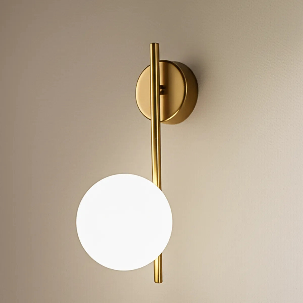 luminaria-de-parede-arandela-led-perola-suspensa-modernize-foto-lateral-arandela-em-parede-bege
