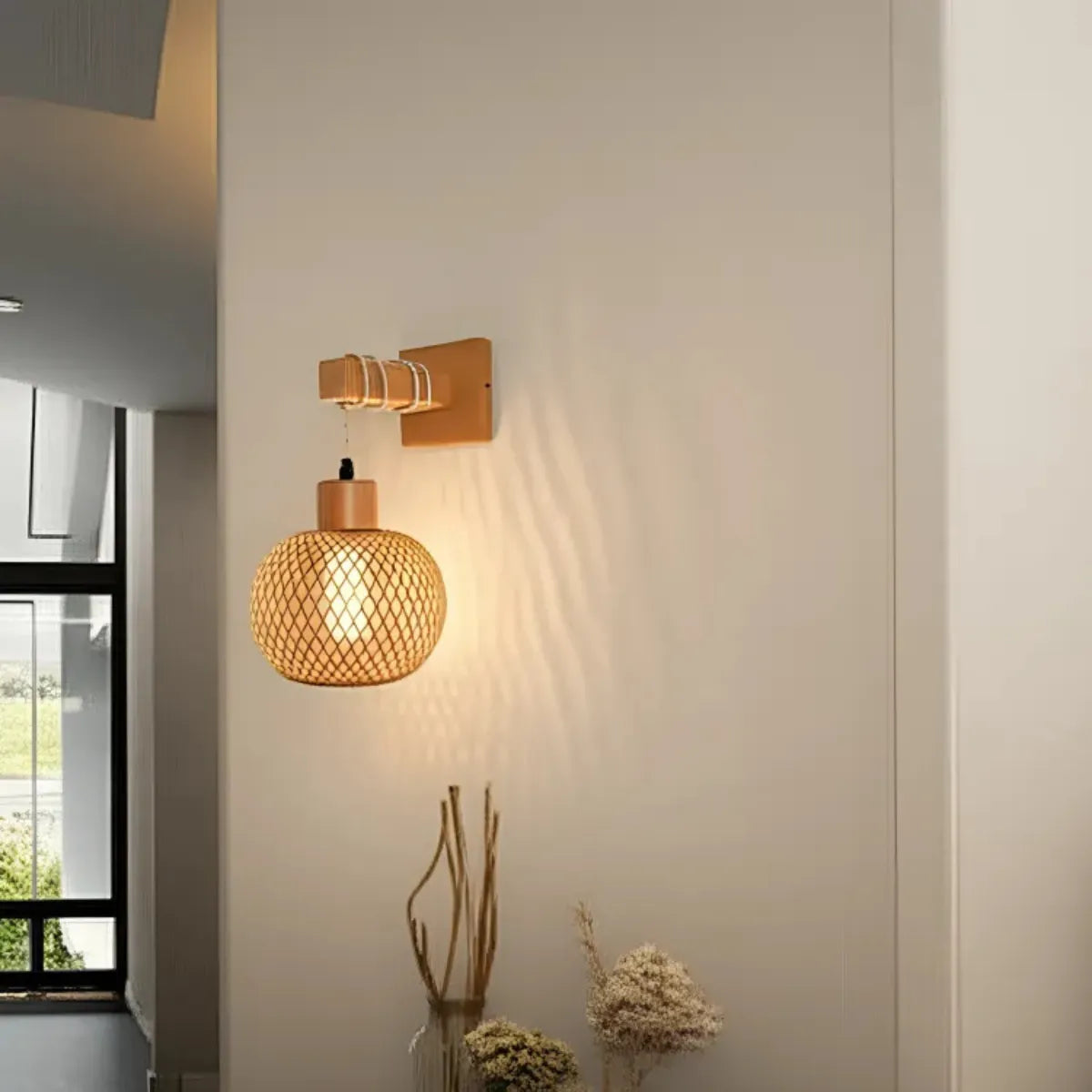 luminaria-de-parede-pendente-bambu-modernize-foto-frente-luminaria-iluminando-ambiente-sofisticado-neutro