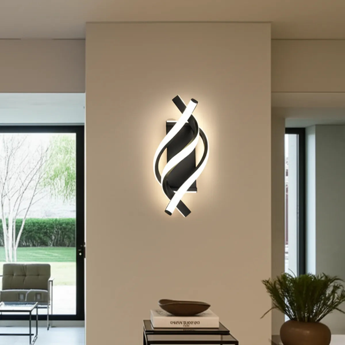 luminaria-de-parede-arandela-led-curve-preta-modernize-foto-frente-luminaria-iluminando-ambiente-moderno-neutro-bege-luz-fria