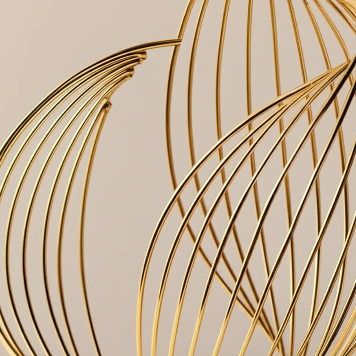 escultura-decorativa-barco-a-vela-branco-gold-modernize-foto-detalhe-vela-barco-em-ambiente-claro-fundo-bege