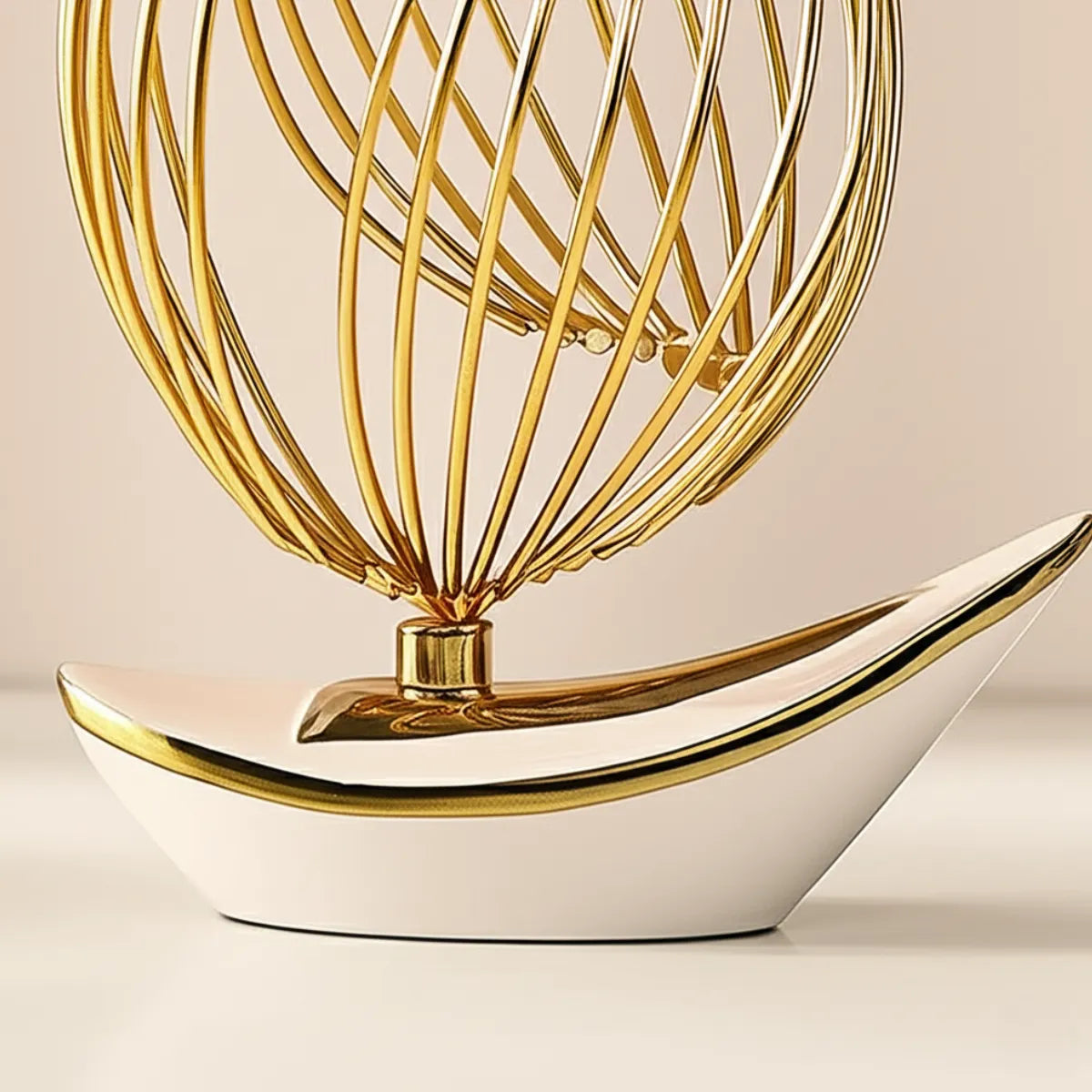 escultura-decorativa-barco-a-vela-exclusive-branco-gold-modernize-foto-zoom-escultura-barco-a-vela-em-fundo-bege