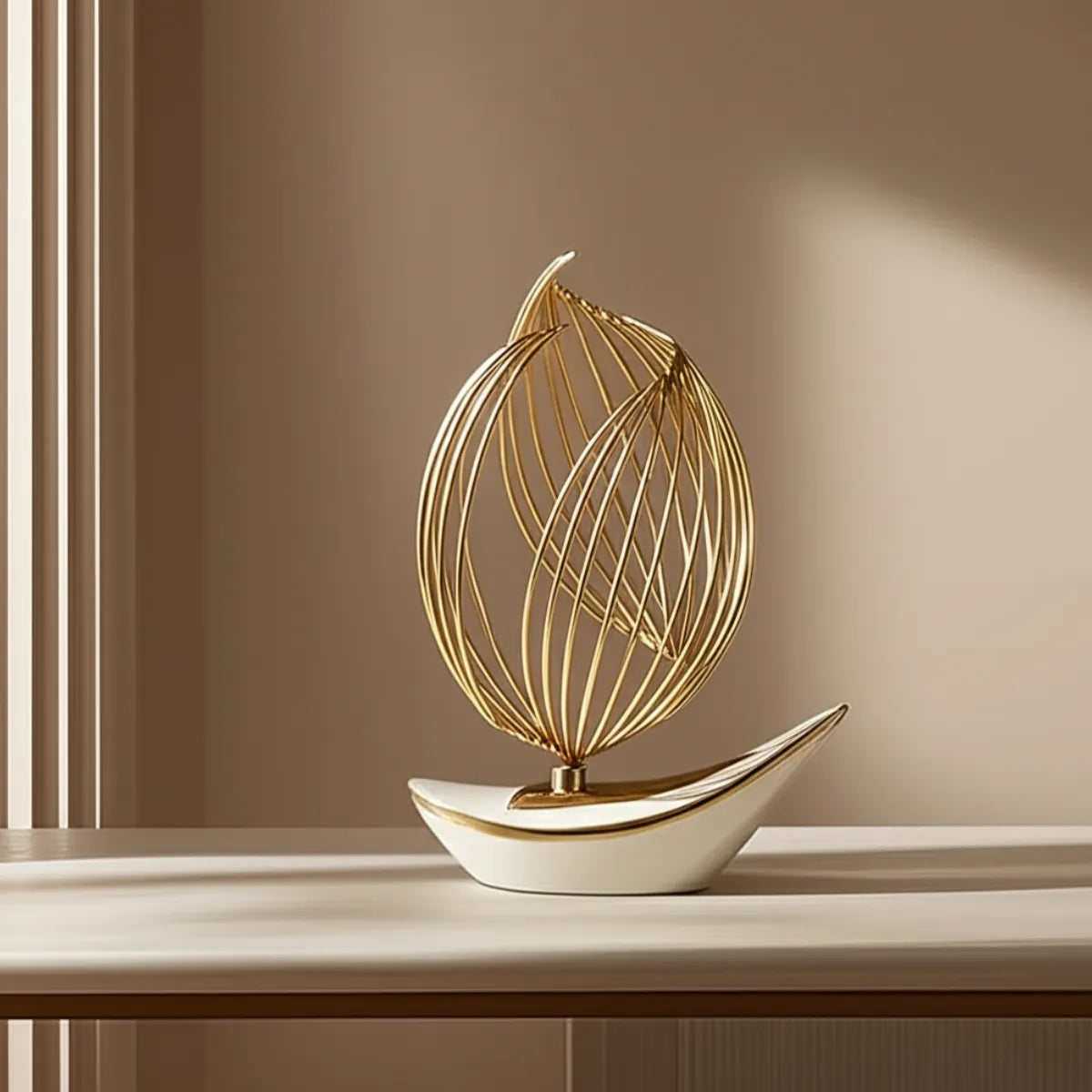 escultura-decorativa-barco-a-vela-exclusive-branco-gold-modernize-foto-escultura-barco-a-vela-em-mesa-moderna