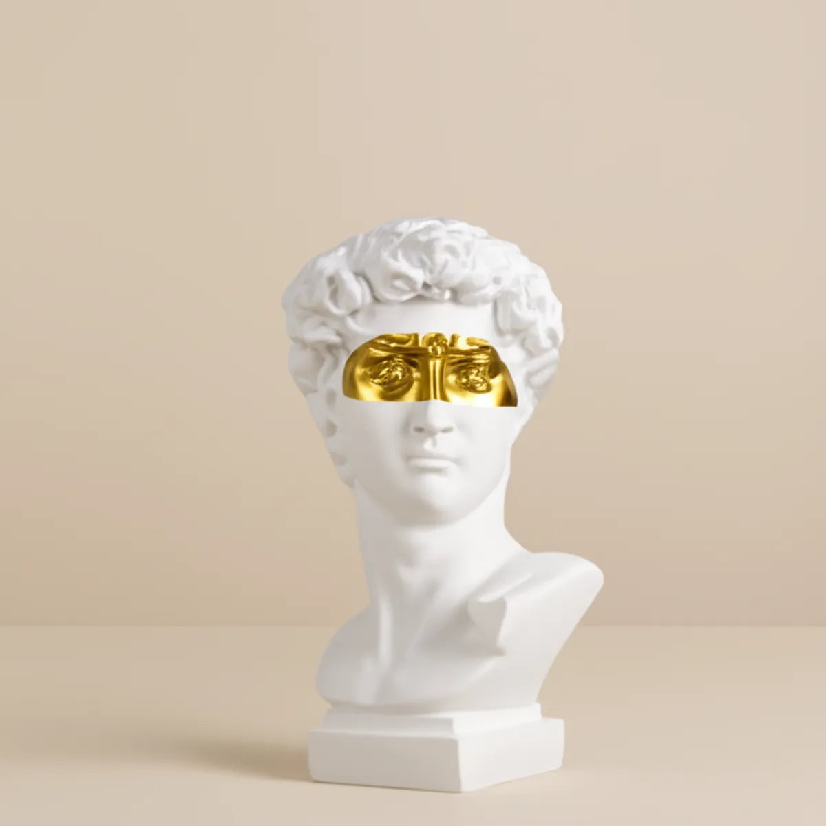 escultura-decorativa-busto-de-davi-branco-modernize-foto-frontal-escultura-de-davi-moderna-em-fundo-bege