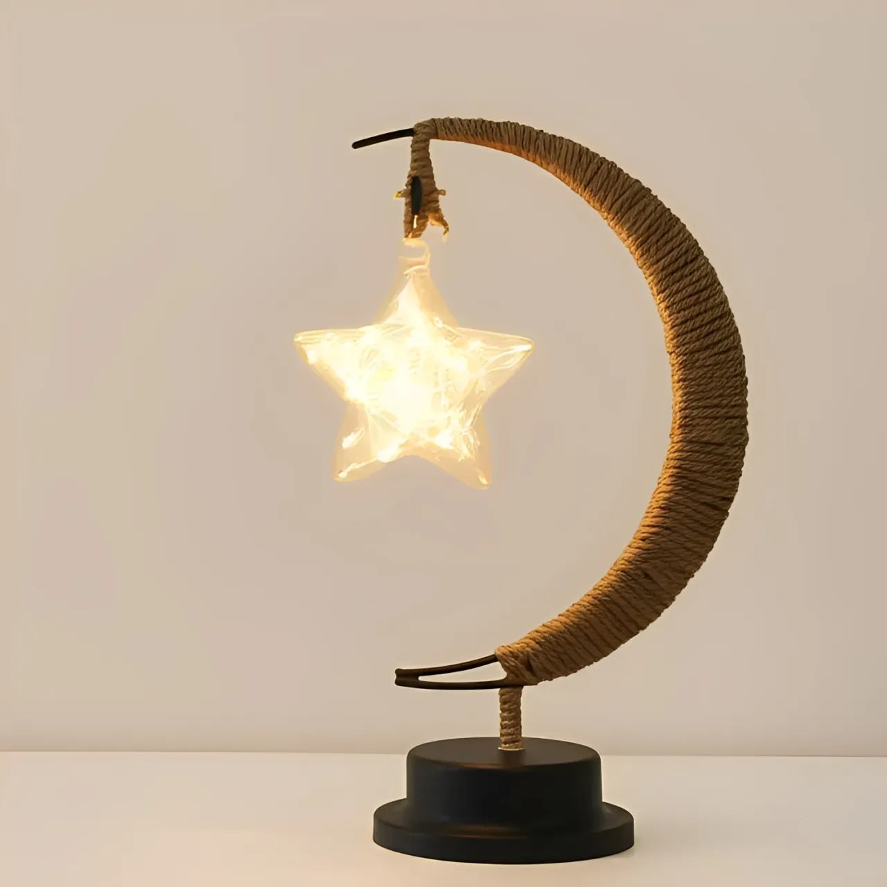 escultura-decorativa-luminaria-de-mesa-candeeiro-estrela-modernize-foto-frente-candeeiro-em-fundo-neutro