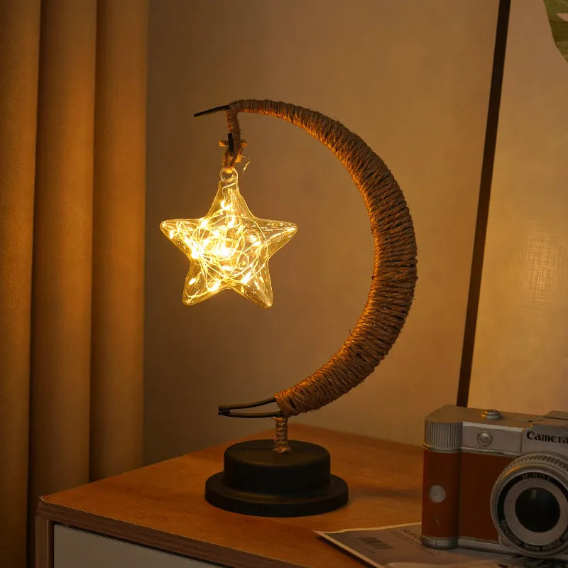 escultura-decorativa-luminaria-de-mesa-candeeiro-estrela-modernize-foto-frente-candeeiro-sobre-cabeceira-de-quarto