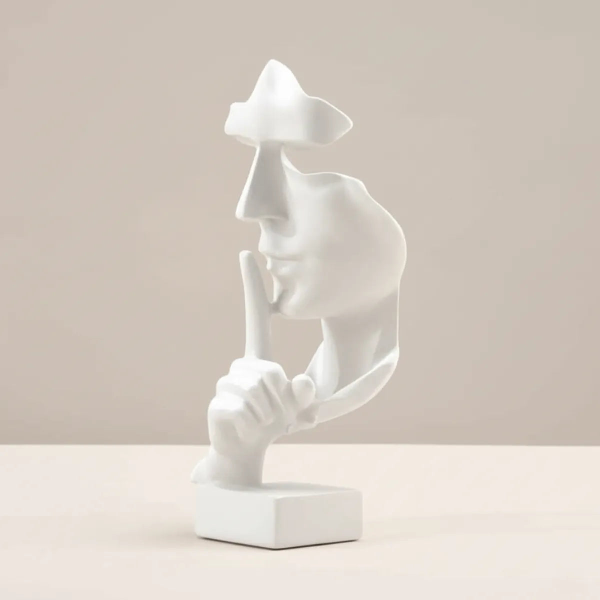 escultura-decorativa-silencio-branco-modernize-foto-escultura-em-ambiente-claro-bege