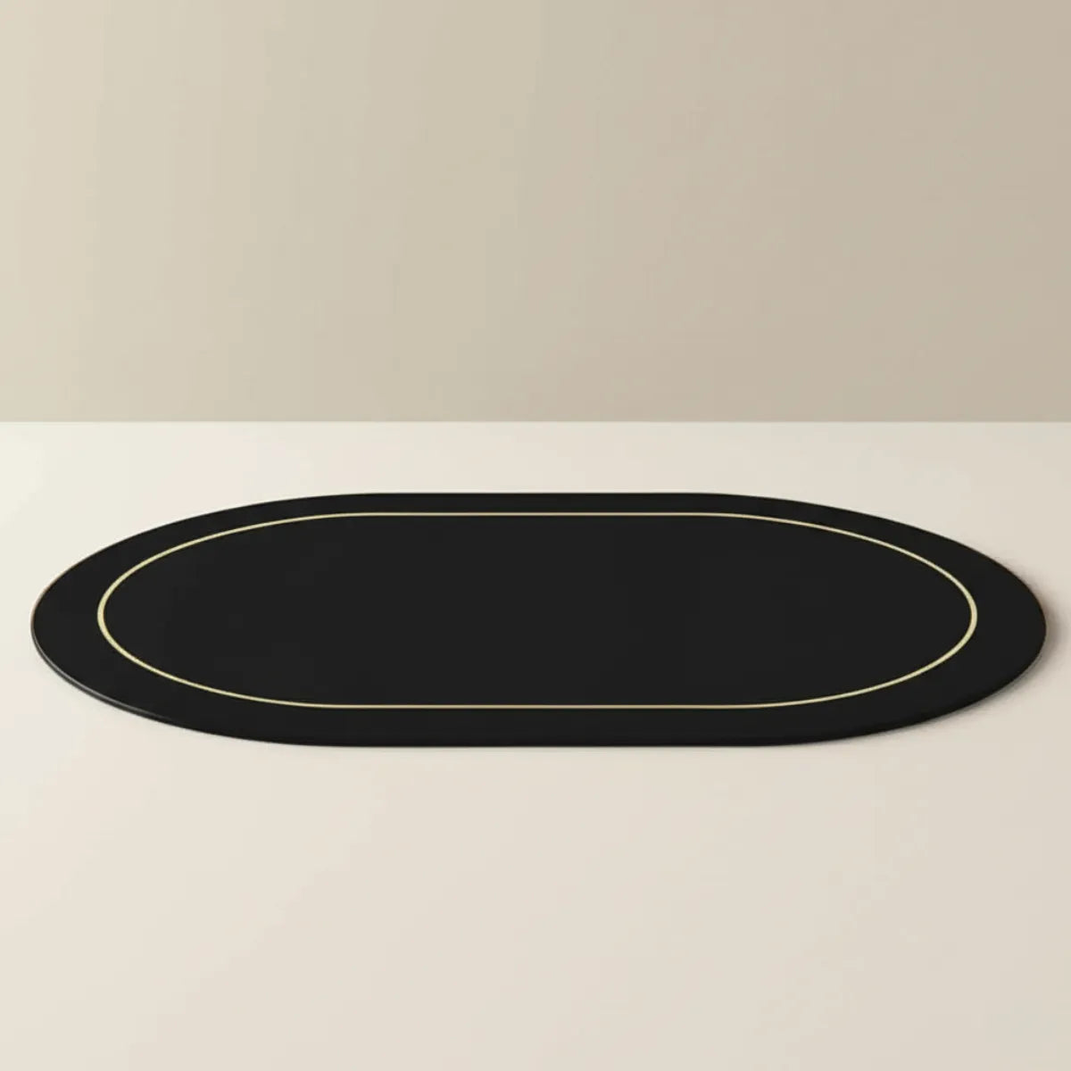 jogo-americano-estilo-nordico-couro-preto-6-lugares-modernize-foto-jogo-americano-ambiente-claro-fundo-bege
