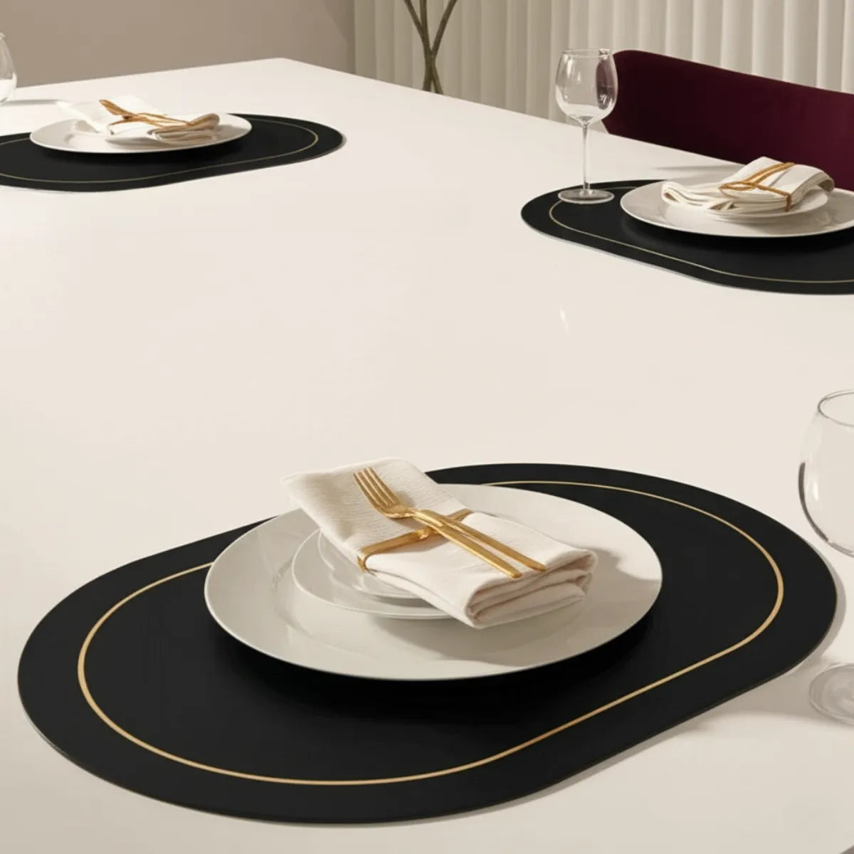 jogo-americano-estilo-nordico-couro-preto-6-lugares-modernize-foto-mesa-posta-jogo-americano-ambiente-claro-cozinha