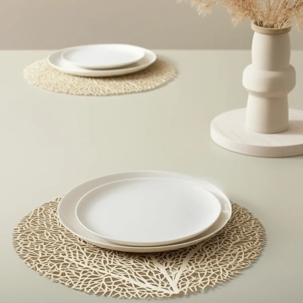 jogo-americano-redondo-sousplat-vazado-dourado-4-lugares-modernize-foto-sousplat-dourado-em-mesa-branca