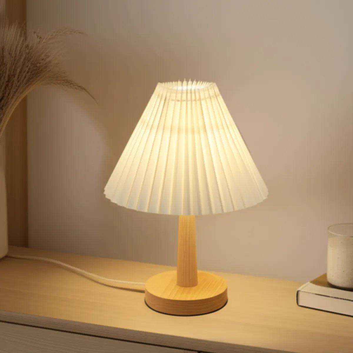 luminaria-abajur-de-mesa-de-madeira-japandi-modernize-foto-abajur-branco-de-madeira-em-mesa-de-madeira