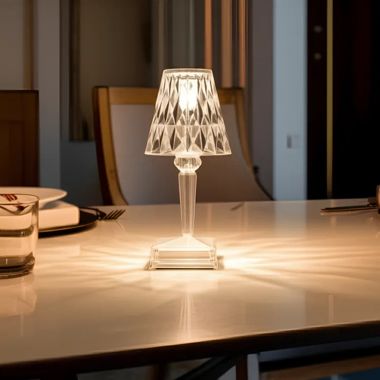 luminaria-abajur-de-mesa-led-cristal-modernize-foto-luminaria-cristalina-em-mesa-de-jantar