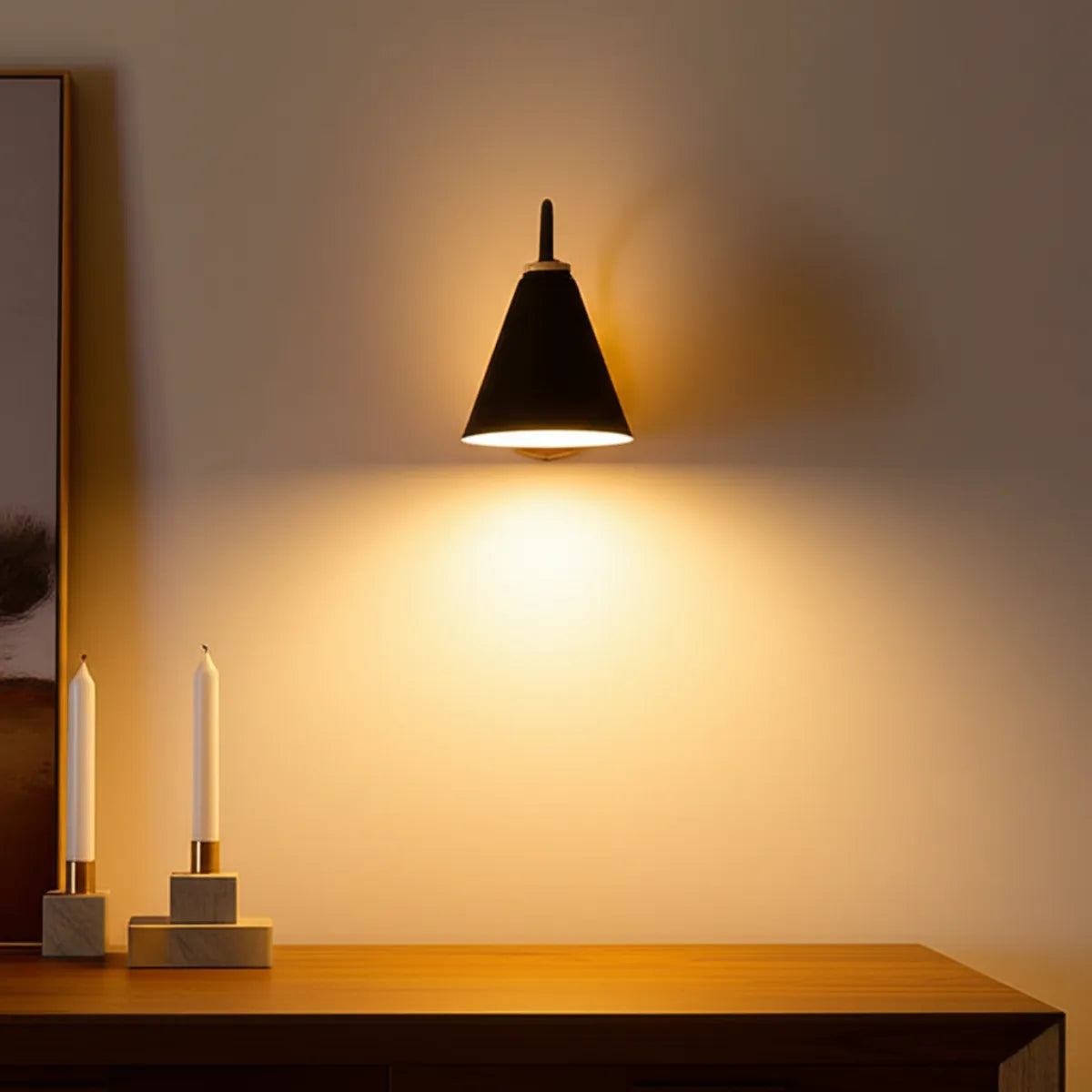 luminaria-abajur-de-parede-arandela-led-charmant-preta-modernize-foto-abajur-iluminando-mesa-bege-neutro-escuro