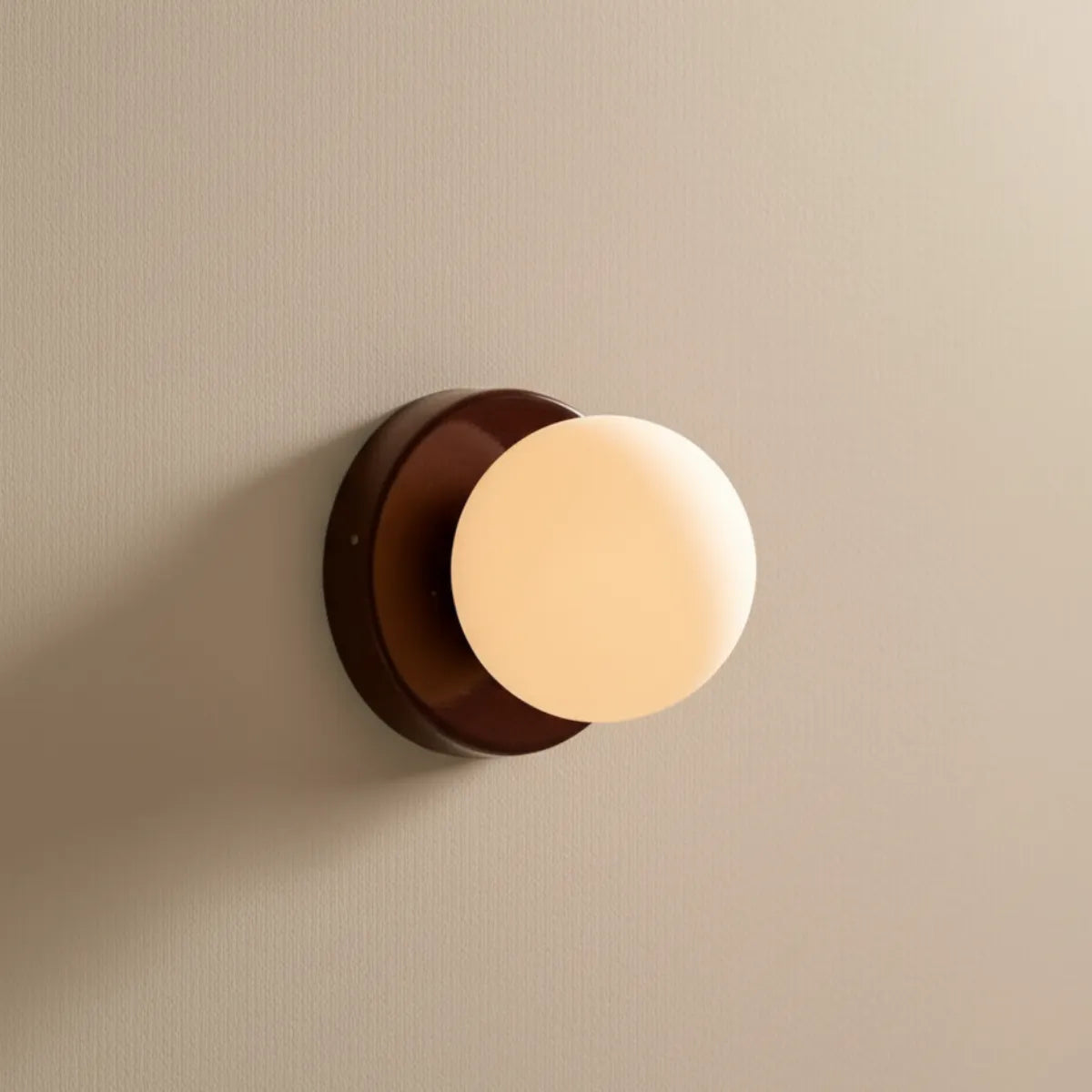 luminaria-de-parede-arandela-led-lua-modernize-foto-frente-luminaria-em-ambiente-neutro-bege-