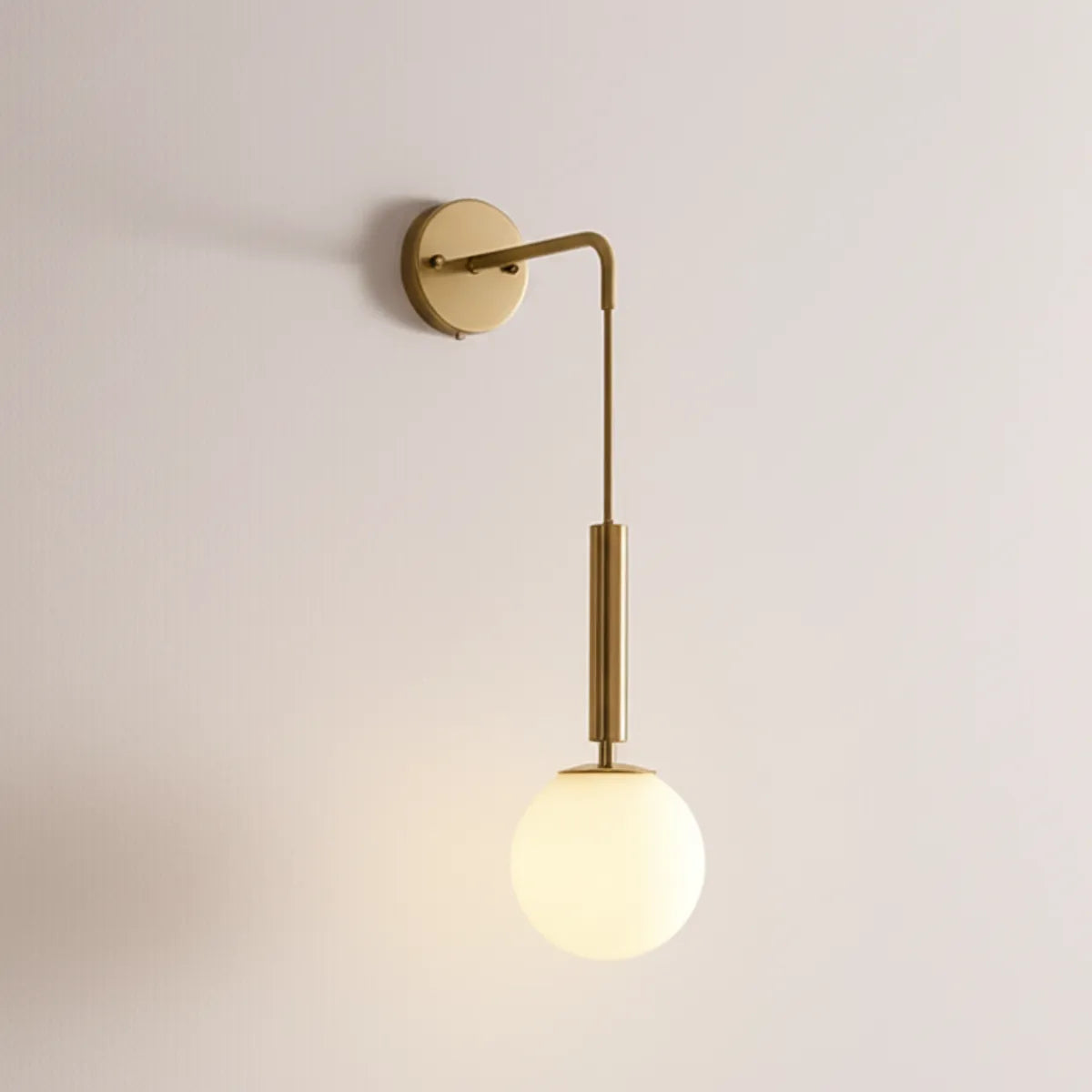 Luminaria-de-parede-arandela-led-perola-pendente-nordica-modernize-foto-arandela-dourada-em-parede-neutra