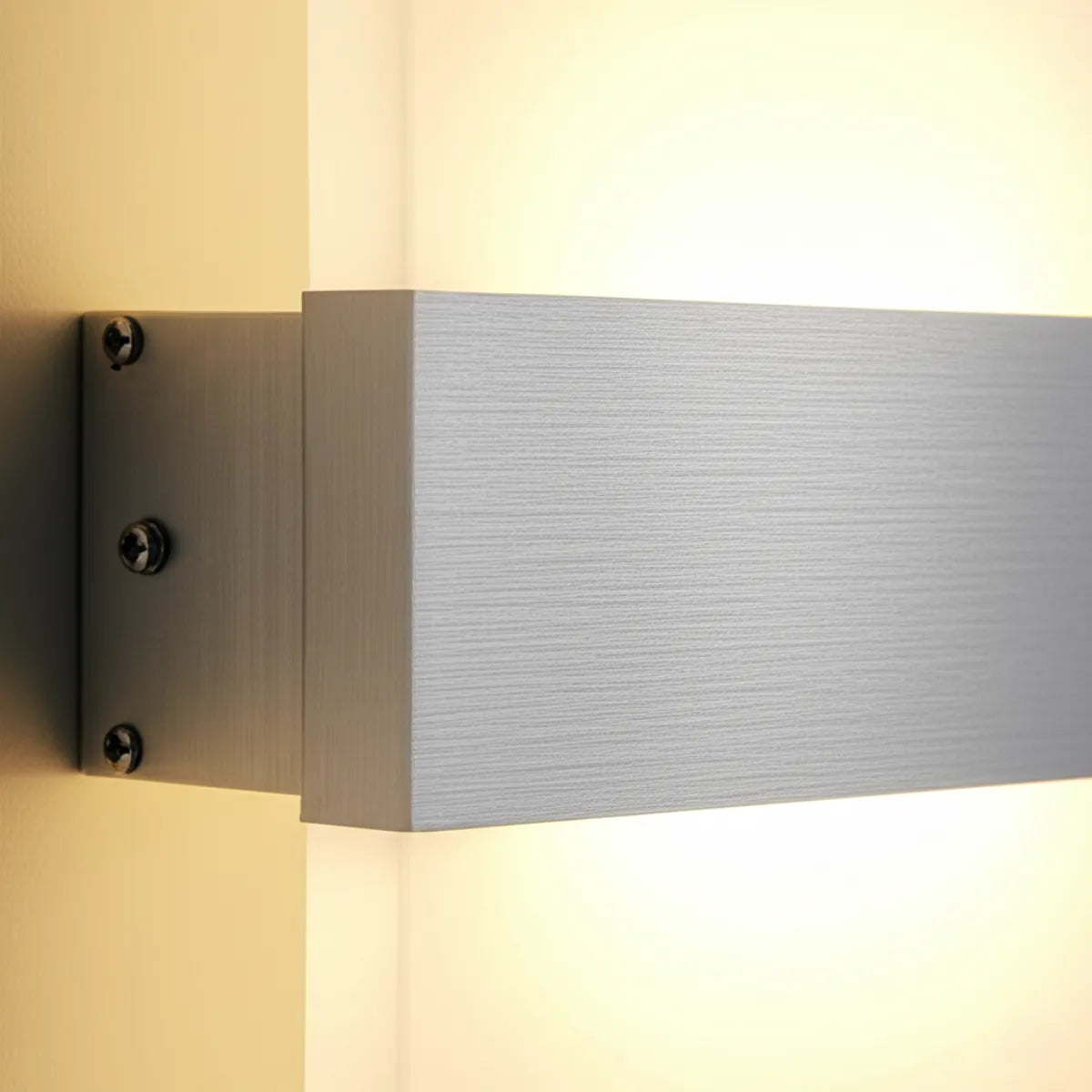 luminaria-de-parede-arandela-led-translucida-modernize-foto-lateral-detalhe-iluminando-ambiente-bege-neutro