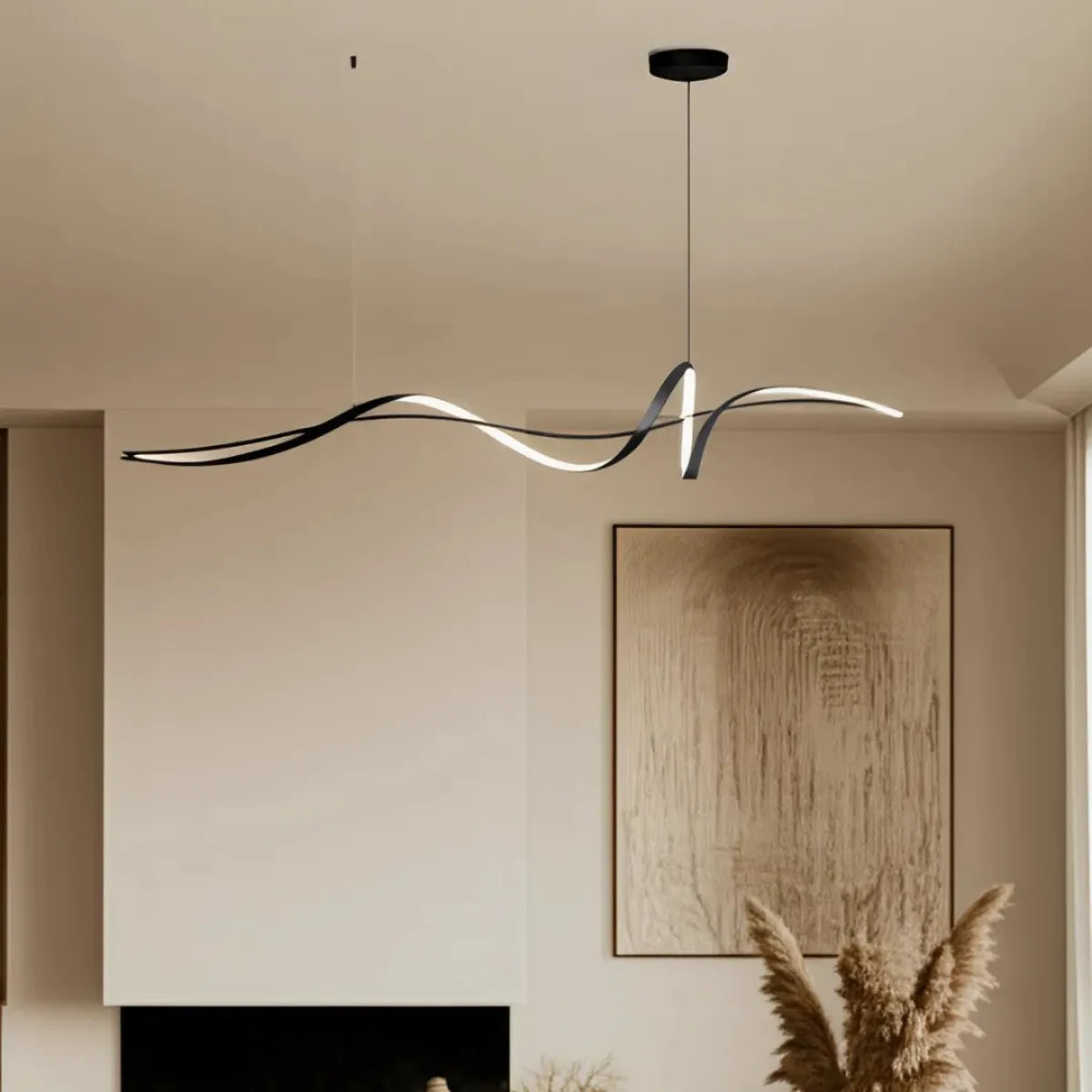 luminaria-de-teto-lustre-pendente-led-curvilineo-modernize-foto-frente-lustre-iluminando-ambiente-moderno-minimalista-neutro-bege