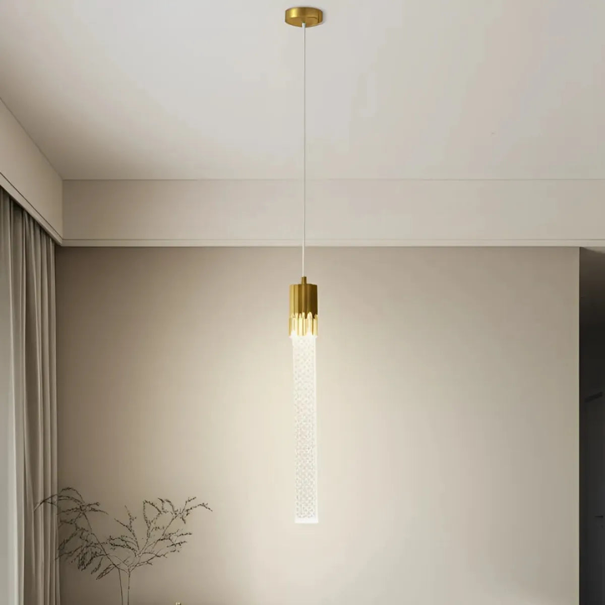 luminaria-de-teto-pendente-led-cristal-cilindrico-modernize-foto-frente-luminaria-inteira-iluminando-ambiente-neutro-bege