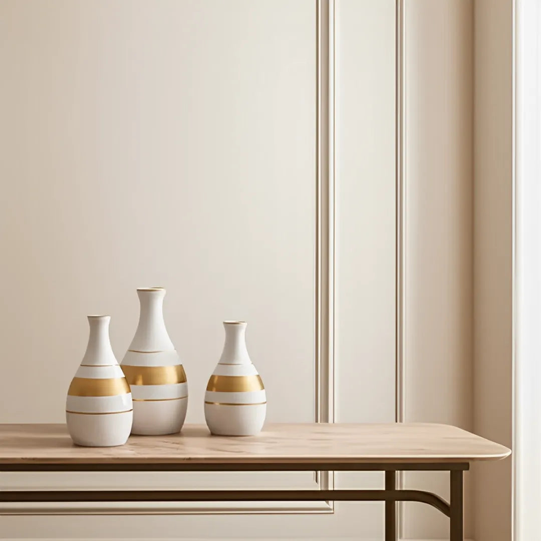 vaso-decorativo-de-ceramica-para-mesa-branco-trio-portofino-modernize-foto-distante-3-vasos-em-mesa-luxuosa