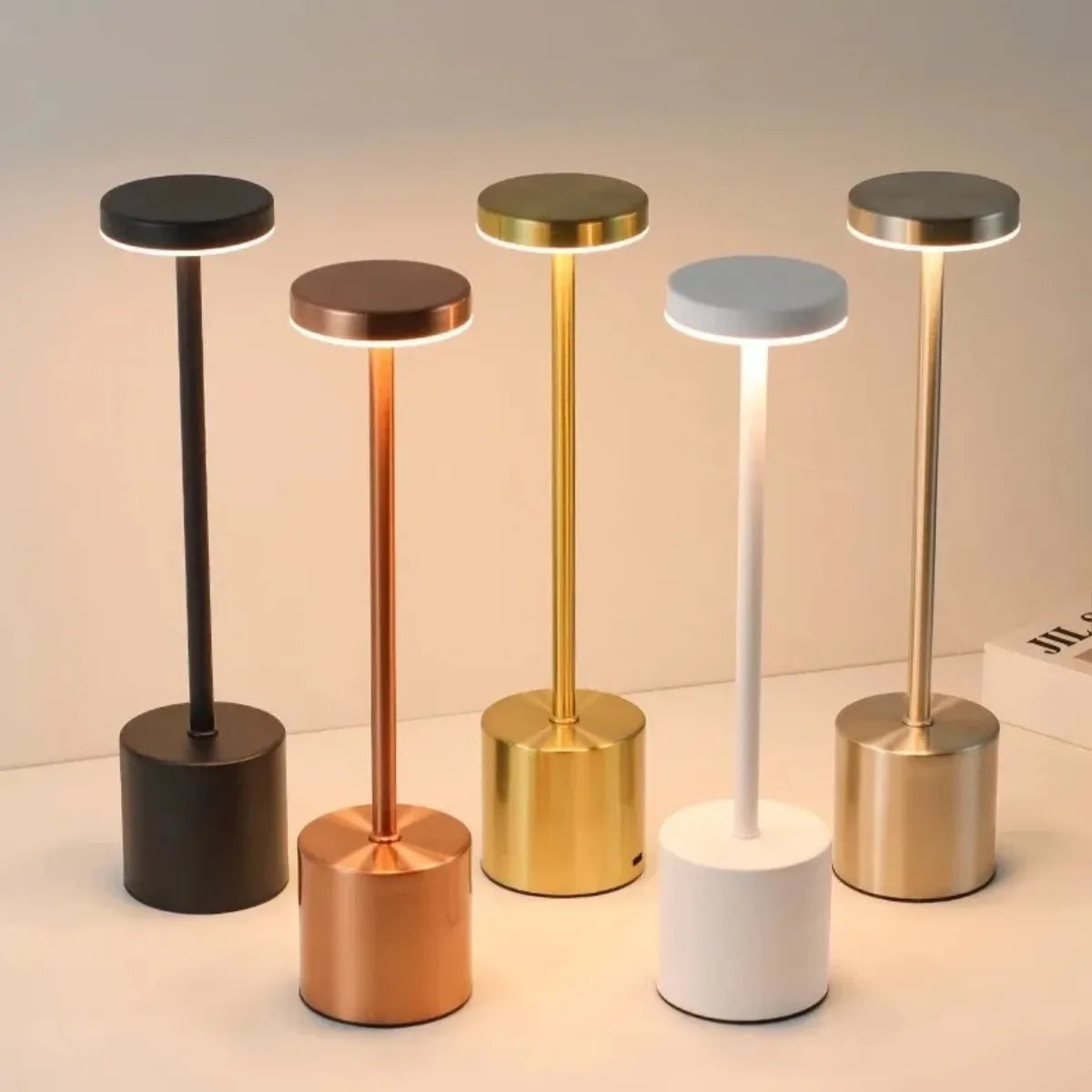 luminaria-abajur-de-mesa-led-allure-modernize-foto-luminarias-em-fundo-neutro
